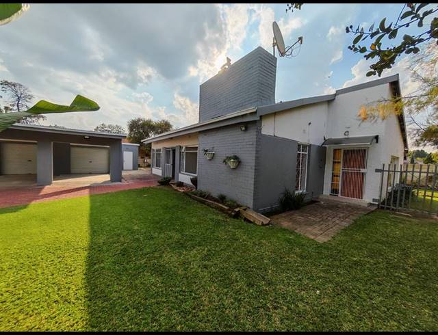 3 BEDROOM HOUSE FOR SALE IN VANDERBIJLPARK SW 1